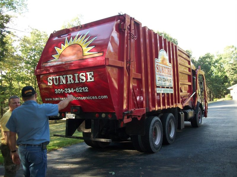 Preventing accidents with garbage truck