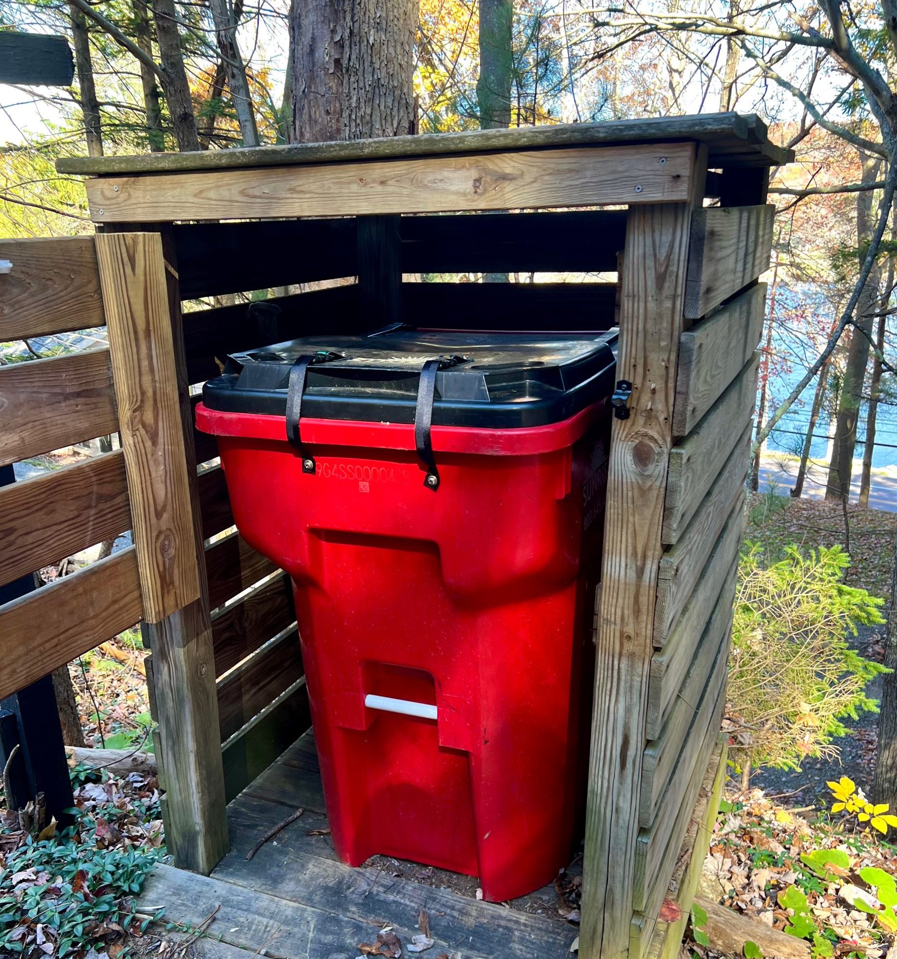 trash_locker_in_bear_box | Sunrise Sanitation Services | Sunrise Sanitation Services
